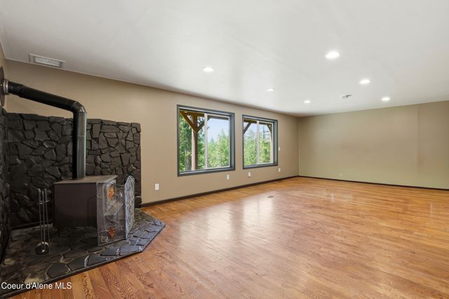 775 Three Bears RD, Priest River, ID 83856