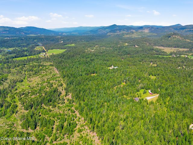 775 Three Bears RD, Priest River, ID 83856