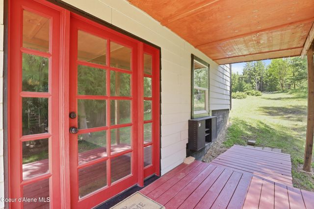 775 Three Bears RD, Priest River, ID 83856