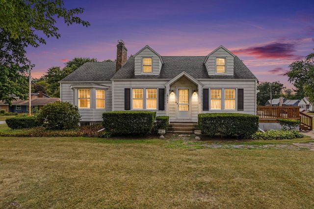 2703 Greenwood Avenue, Trail Creek, IN 46360