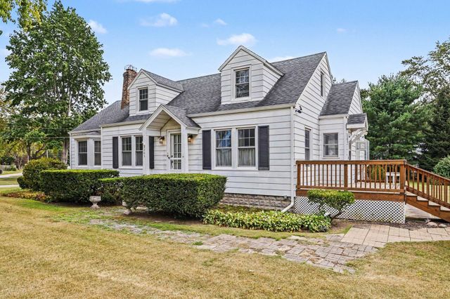 2703 Greenwood Avenue, Trail Creek, IN 46360