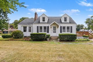 2703 Greenwood Avenue, Trail Creek, IN 46360