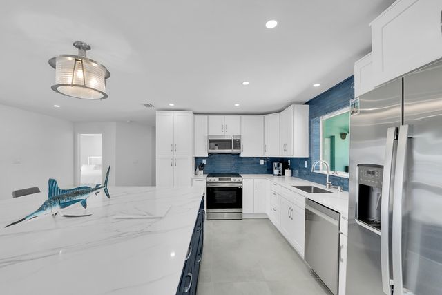 3431 NE 26th Avenue, Lighthouse Point, FL 33064