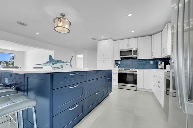 3431 NE 26th Avenue, Lighthouse Point, FL 33064