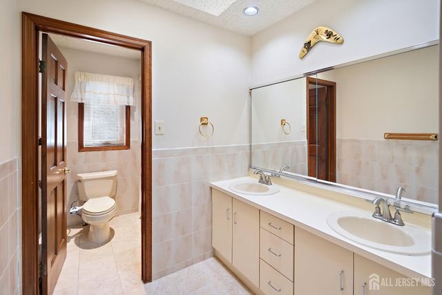 3 Anthony Avenue, Edison, NJ 08820