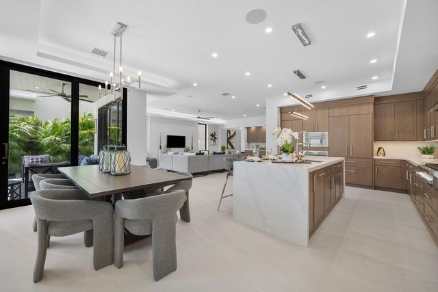 731 SE 4TH Avenue, Delray Beach, FL 33483
