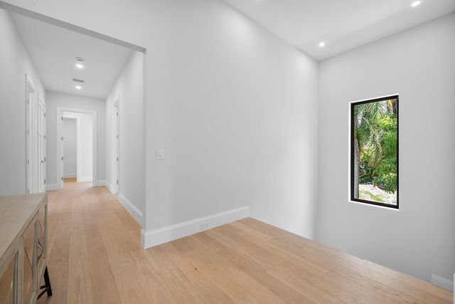 731 SE 4TH Avenue, Delray Beach, FL 33483