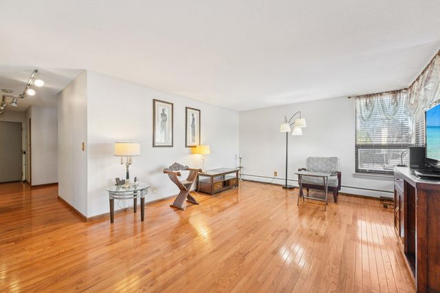 2500 Blaisdell Avenue 211, Minneapolis, MN 55404