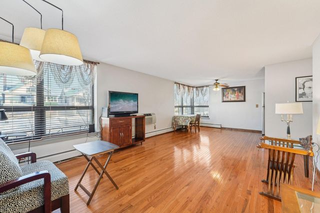 2500 Blaisdell Avenue 211, Minneapolis, MN 55404