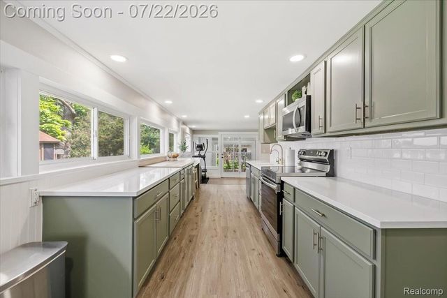 16036 Worden Road, Groveland Township, MI 48442