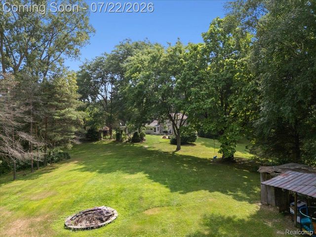 16036 Worden Road, Groveland Township, MI 48442
