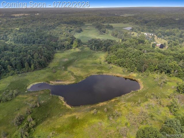 16036 Worden Road, Groveland Township, MI 48442
