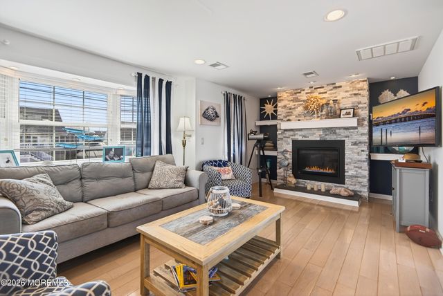 59 Jeffrey Drive, Manahawkin, NJ 08050