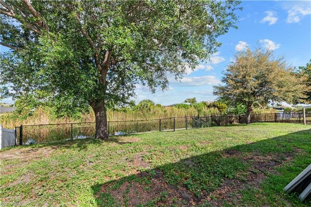 1418 SW 11th PL, Cape Coral, FL 33991