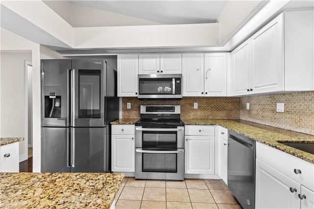 1418 SW 11th PL, Cape Coral, FL 33991