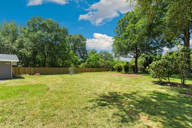 9106 Bonhomme Road, Houston, TX 77074