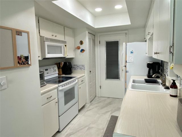 2740 HIGHLANDS BOULEVARD D, Palm Harbor, FL 34684