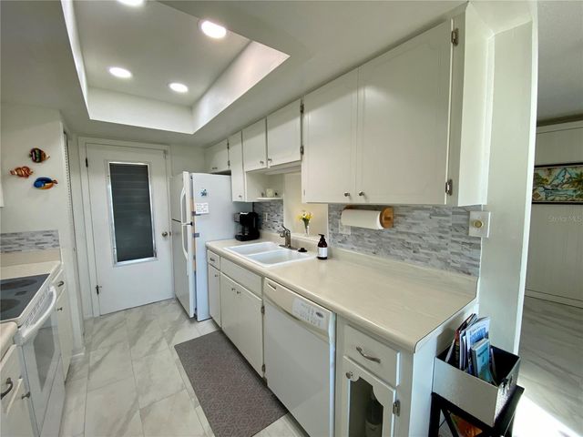 2740 HIGHLANDS BOULEVARD D, Palm Harbor, FL 34684