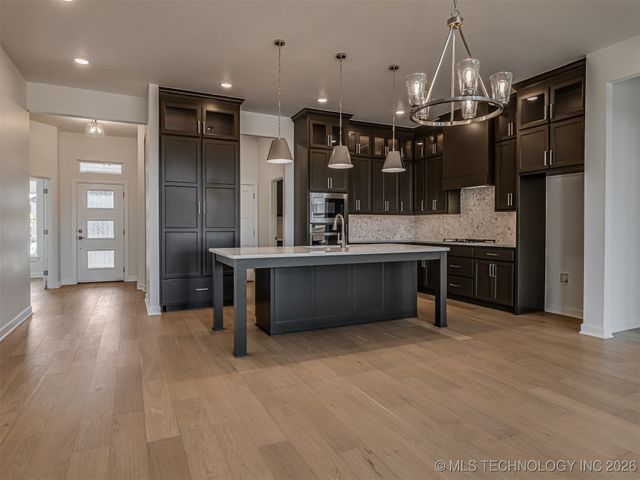 16302 S 89th Avenue E, Bixby, OK 74008