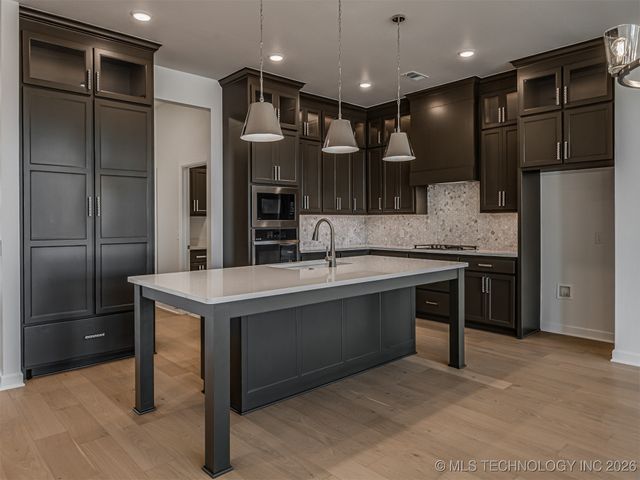 16302 S 89th Avenue E, Bixby, OK 74008