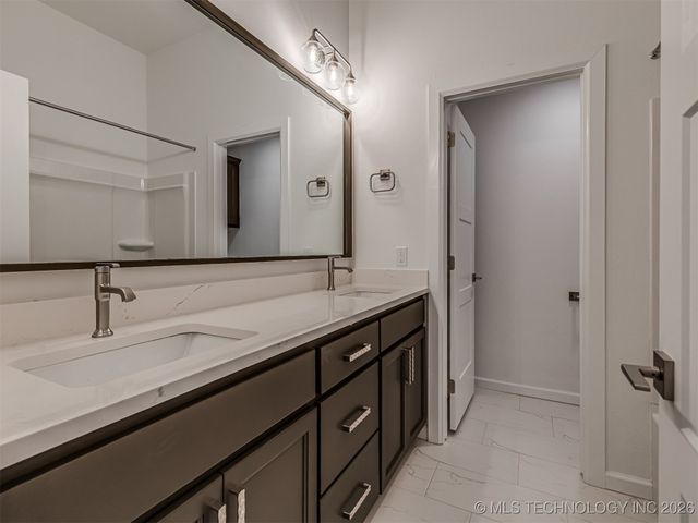 16302 S 89th Avenue E, Bixby, OK 74008