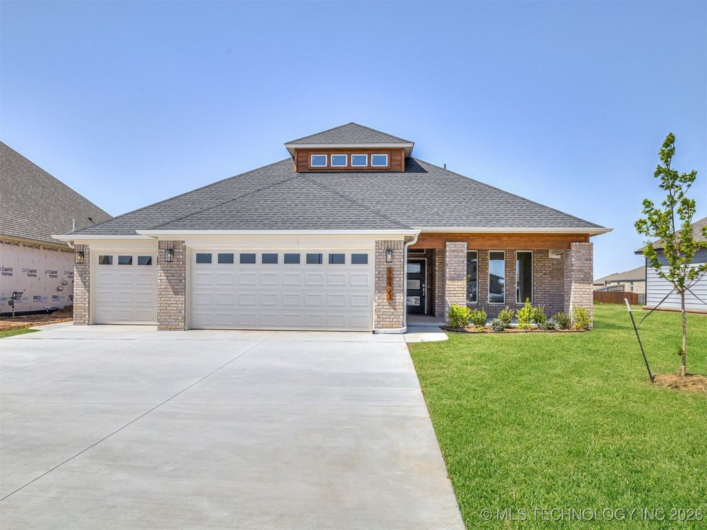 16302 S 89th Avenue E, Bixby, OK 74008