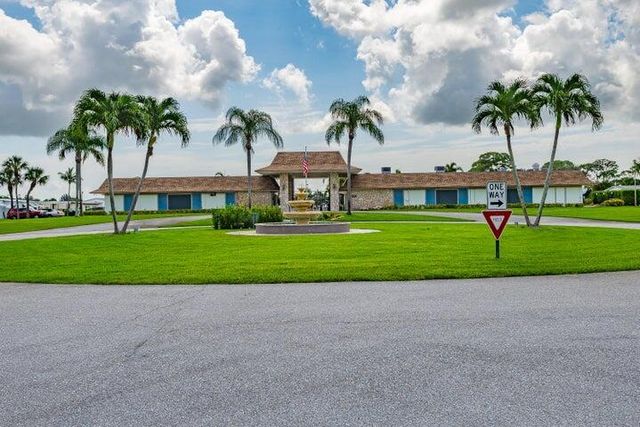6005 Daiquiri Bay, Boynton Beach, FL 33436