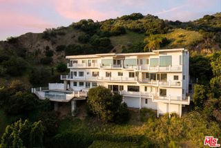 2000 Wattles Drive, Los Angeles, CA 90046