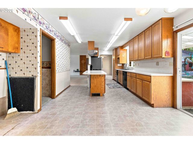 2500 HARRIS STREET Rd, Kelso, WA 98626