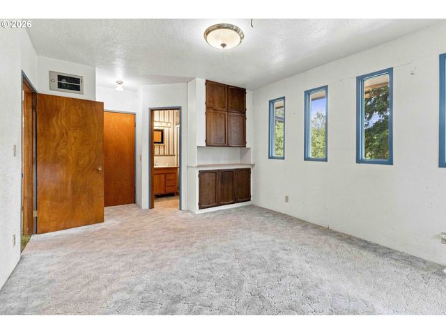 2500 HARRIS STREET Rd, Kelso, WA 98626