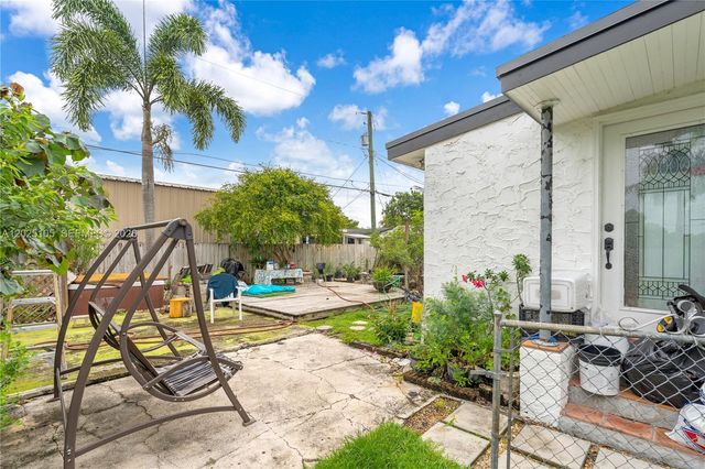 137 NW 20th Street, Homestead, FL 33030