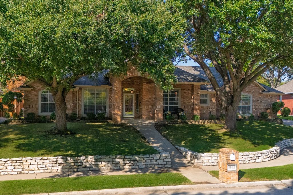 5593 Greenview Court, North Richland Hills, TX 76148