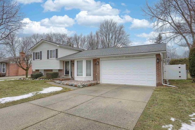 34405 Shorewood Street, Chesterfield Twp, MI 48047
