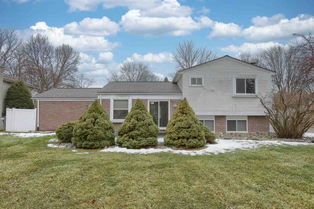 34405 Shorewood Street, Chesterfield Twp, MI 48047