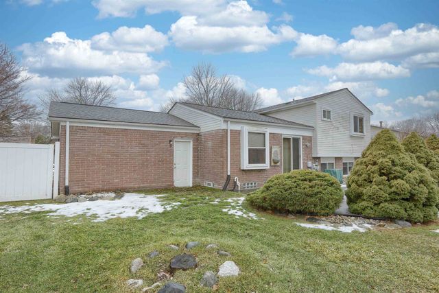 34405 Shorewood Street, Chesterfield Twp, MI 48047