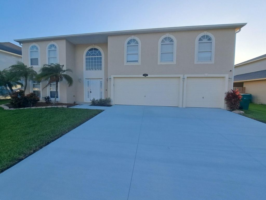1292 Sorento Circle, Melbourne, FL 32904