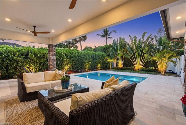 167 Burning Tree DR, Naples, FL 34105