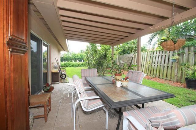 98 Seminole Lane, Boca Raton, FL 33487