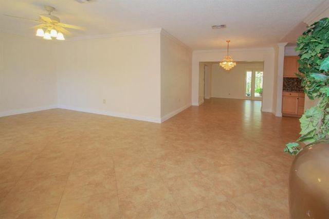 98 Seminole Lane, Boca Raton, FL 33487