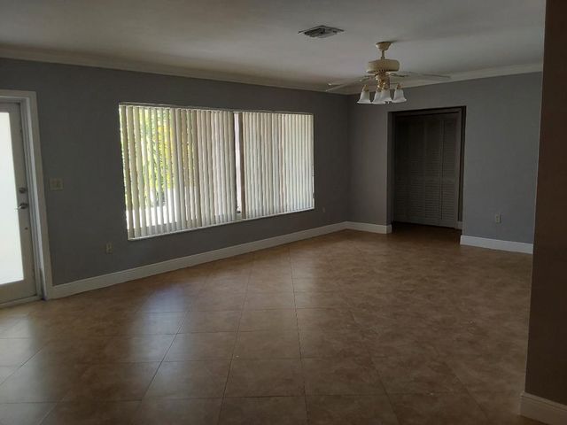98 Seminole Lane, Boca Raton, FL 33487