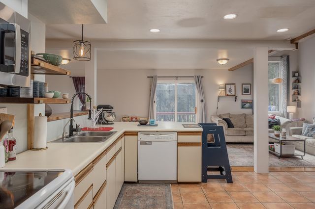 2571 DOC JOHN DRIVE, Fairbanks, AK 99709