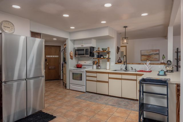 2571 DOC JOHN DRIVE, Fairbanks, AK 99709