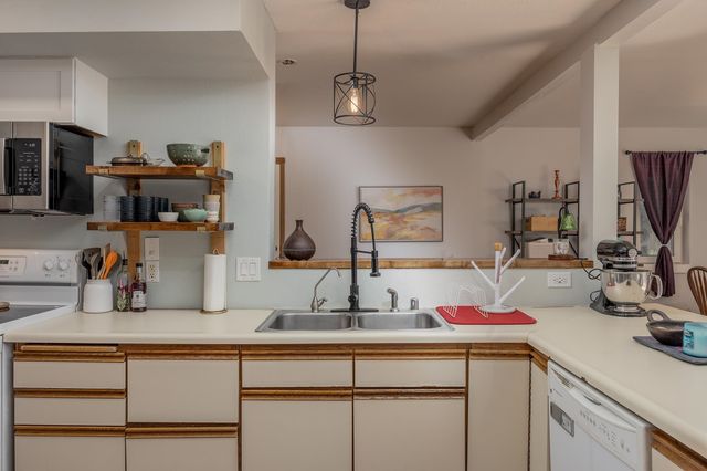 2571 DOC JOHN DRIVE, Fairbanks, AK 99709