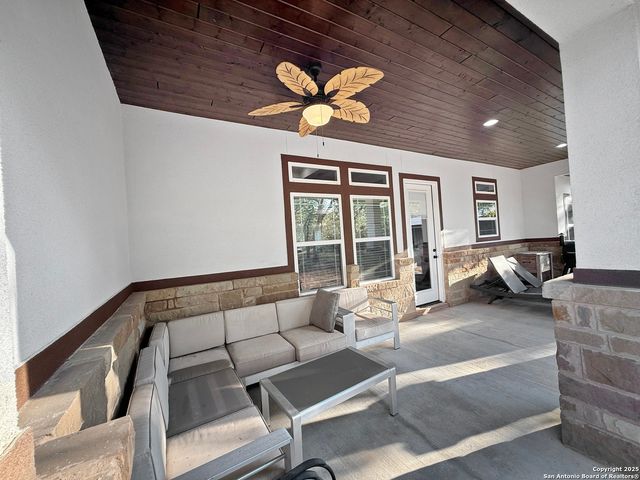 246 Cibolo Way, La Vernia, TX 78121