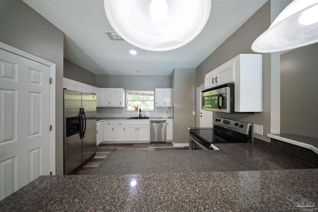 4626 N New St, Milton, FL 32583