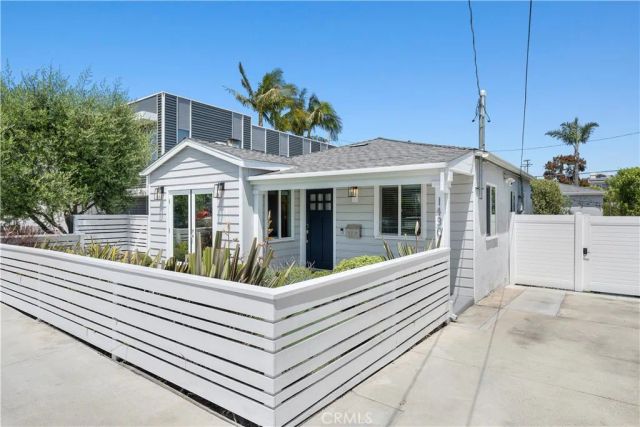 1430 Bonnie Brae Street, Hermosa Beach, CA 90254