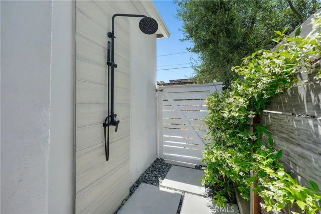 1430 Bonnie Brae Street, Hermosa Beach, CA 90254