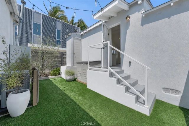 1430 Bonnie Brae Street, Hermosa Beach, CA 90254