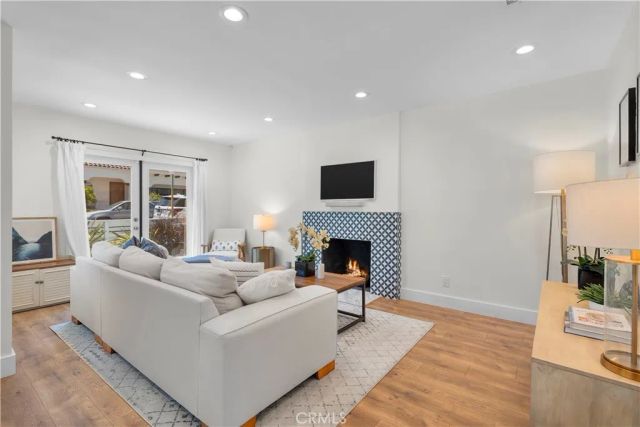 1430 Bonnie Brae Street, Hermosa Beach, CA 90254