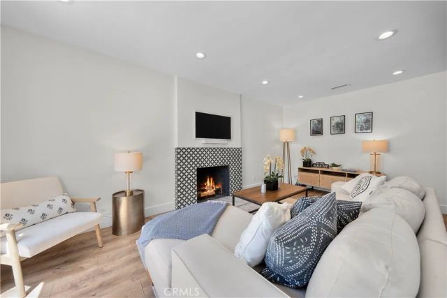 1430 Bonnie Brae Street, Hermosa Beach, CA 90254
